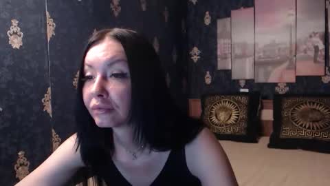 EmmaGoldX online show from 11-30-25, 10:47