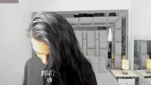 EMMA HILL online show from 03-21-26, 11:15