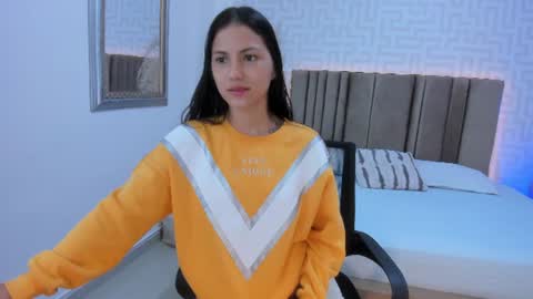 Snapshot of emmalily_ chatting on 08-08-26, 12:07 emmalily_ online show from 08-08-26, 12:07