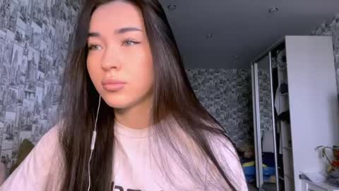 Emma online show from 05-12-26, 08:33