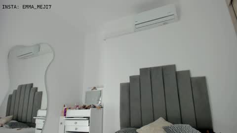 Snapshot of emmamejia7 chatting on 12-14-24, 12:44    online show from 12-14-24, 12:44