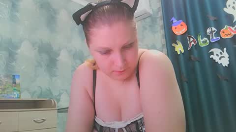 emmamelody online show from 10-31-25, 01:28