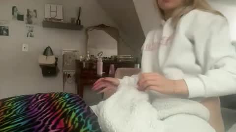 EmmaAngel online show from 12-17-25, 04:13