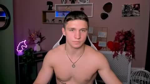 Snapshot of emmanuel_shine chatting on 06-06-26, 09:03 Emmi online show from 06-06-26, 09:03