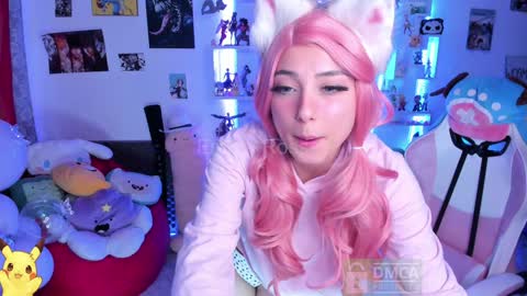 Snapshot of emmarosse11 chatting on 02-07-25, 07:17 Emma online show from 02-07-25, 07:17