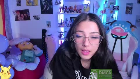 Snapshot of emmarosse11 chatting on 02-20-25, 04:03 Emma online show from 02-20-25, 04:03