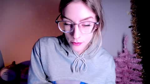 Snapshot of emmaterrestrial chatting on 01-15-25, 06:51 RH-NEGATIVE GREEN-EYED BAELIEN online show from 01-15-25, 06:51