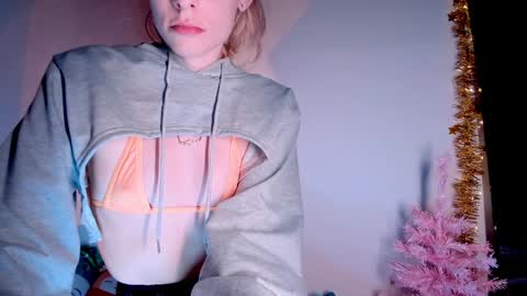 Snapshot of emmaterrestrial chatting on 01-16-25, 06:59 RH-NEGATIVE GREEN-EYED BAELIEN online show from 01-16-25, 06:59