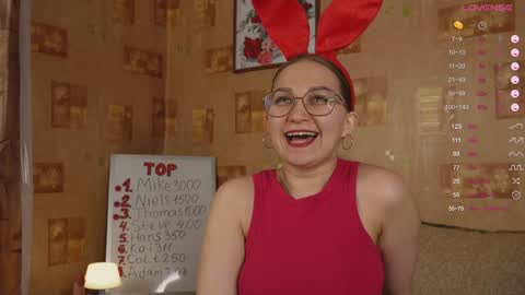 Mia online show from 02-06-25, 03:31