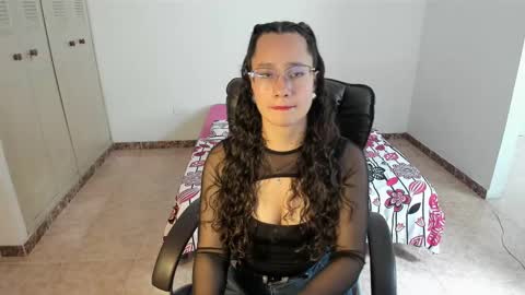 Emma Torres online show from 02-22-25, 07:14
