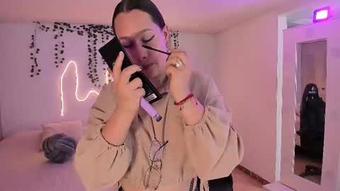 Emma Torres online show from 09-30-25, 03:39