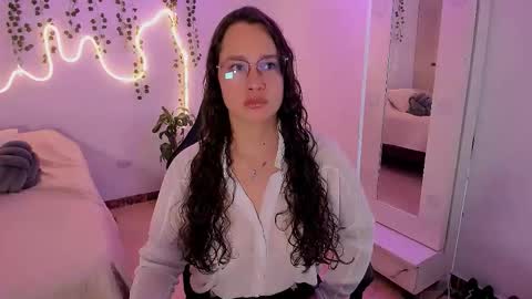 Emma Torres online show from 10-17-25, 02:41