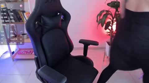 Snapshot of emmax_x chatting on 02-14-26, 03:31 EMMA online show from 02-14-26, 03:31