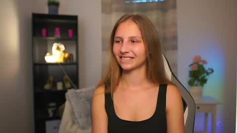 Snapshot of emmie_murray chatting on 05-06-26, 12:54 Emmie online show from 05-06-26, 12:54