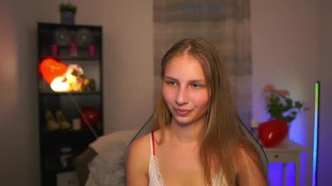 Snapshot of emmie_murray chatting on 05-31-26, 06:09 Emmie online show from 05-31-26, 06:09