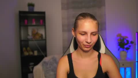 Snapshot of emmie_murray chatting on 06-27-26, 06:57 Emmie online show from 06-27-26, 06:57