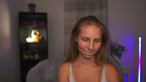 Snapshot of emmie_murray chatting on 07-03-26, 07:09 Emmie online show from 07-03-26, 07:09