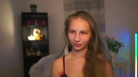 Snapshot of emmie_murray chatting on 07-04-26, 06:58 Emmie online show from 07-04-26, 06:58