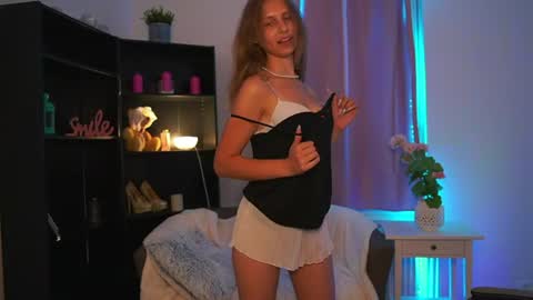 Snapshot of emmie_murray chatting on 08-01-26, 07:24 Emmie online show from 08-01-26, 07:24