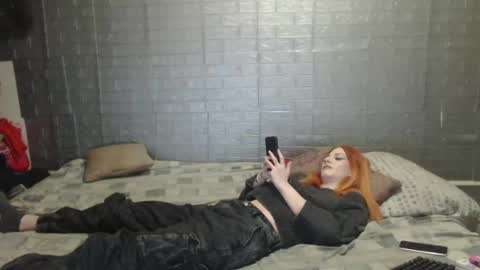 Emmily000 online show from 12-20-24, 12:52