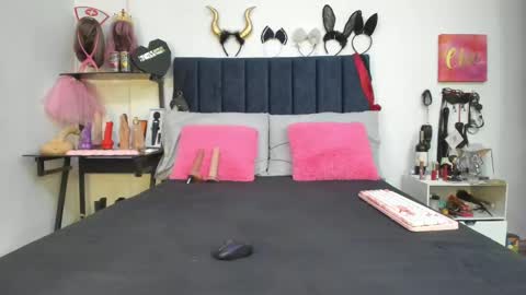 Snapshot of emmily_giraldo chatting on 04-29-26, 12:31 online show from 04-29-26, 12:31