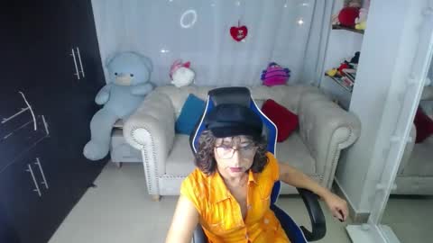 Emmily online show from 03-11-25, 02:21