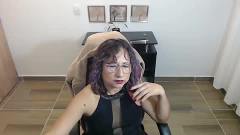 Emmily online show from 11-27-25, 06:37