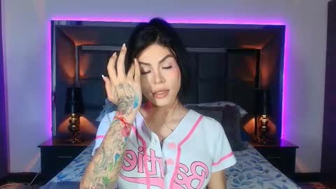 Snapshot of emmilysantibanez chatting on 02-24-25, 05:54 Emmily Santibaez online show from 02-24-25, 05:54