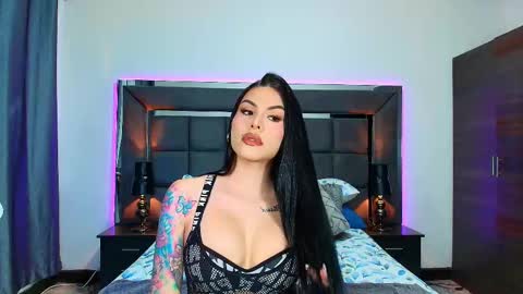 Snapshot of emmilysantibanez chatting on 03-09-25, 01:15 Emmily Santibaez online show from 03-09-25, 01:15