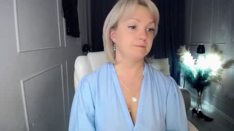 Snapshot of emmmam chatting on 10-11-25, 01:16 emmmam online show from 10-11-25, 01:16