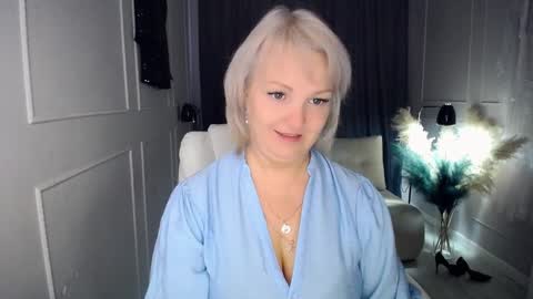 Snapshot of emmmam chatting on 10-23-25, 08:35 emmmam online show from 10-23-25, 08:35