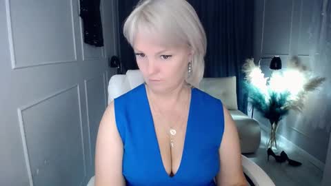 Snapshot of emmmam chatting on 10-26-25, 03:45 emmmam online show from 10-26-25, 03:45