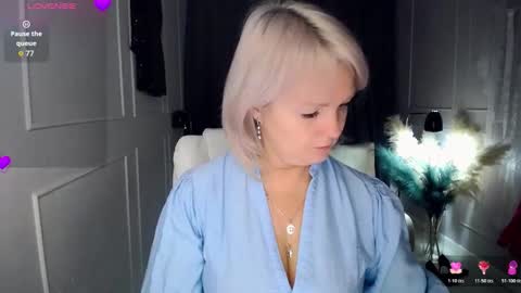 Snapshot of emmmam chatting on 11-17-25, 08:09 emmmam online show from 11-17-25, 08:09