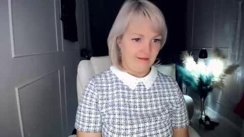 Snapshot of emmmam chatting on 11-18-25, 07:13 emmmam online show from 11-18-25, 07:13