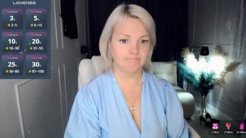 Snapshot of emmmam chatting on 11-24-25, 05:23 emmmam online show from 11-24-25, 05:23