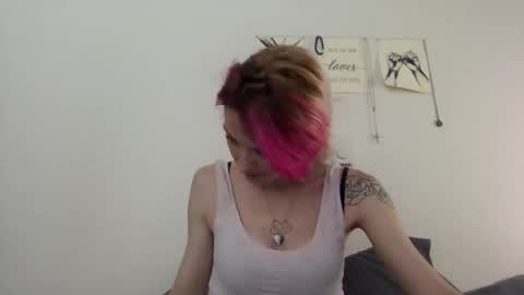 Snapshot of emmwarr1514 chatting on 02-09-26, 03:49 emmwarr1514 online show from 02-09-26, 03:49