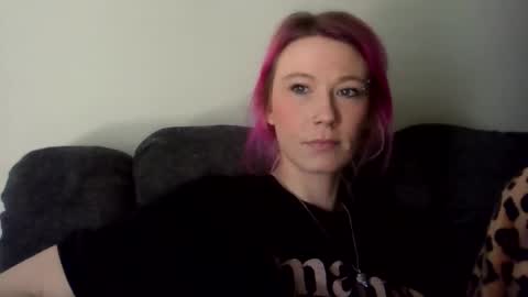 Snapshot of emmwarr1514 chatting on 02-10-26, 04:44 emmwarr1514 online show from 02-10-26, 04:44