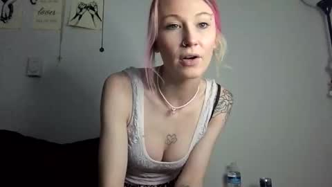 Snapshot of emmwarr1514 chatting on 03-03-26, 12:44 emmwarr1514 online show from 03-03-26, 12:44