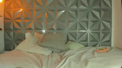 emmy online show from 06-11-26, 12:32