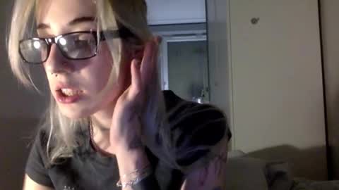 Emmy online show from 03-10-26, 07:41