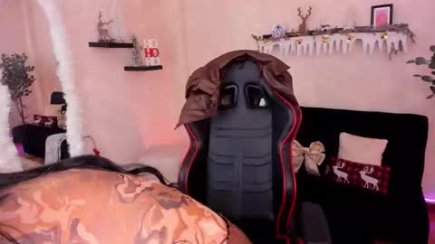 Emmy Evans  online show from 11-15-25, 07:43