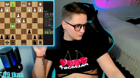 Eva online show from 03-13-26, 03:51