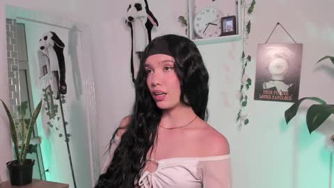 Emperatriz online show from 02-04-25, 08:38