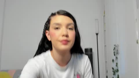 Emperatriz online show from 11-23-25, 05:35