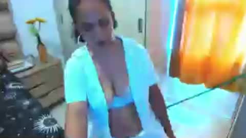 emperatriztapia online show from 06-25-26, 09:41