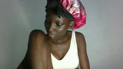 empress_ivy1 online show from 06-11-26, 07:12