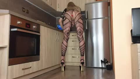 Empress Sara  online show from 06-09-26, 05:35