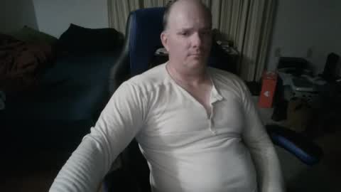 Snapshot of emsguy1 chatting on 01-13-26, 04:29 Matt online show from 01-13-26, 04:29