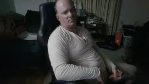 Snapshot of emsguy1 chatting on 01-16-26, 06:06 Matt online show from 01-16-26, 06:06