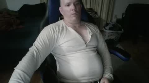 Snapshot of emsguy1 chatting on 03-17-26, 04:39 Matt online show from 03-17-26, 04:39